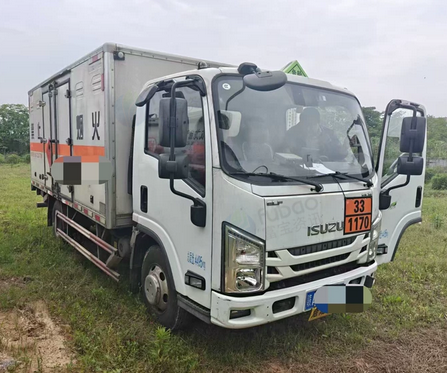 南昌市地区处理4.2米蓝牌厢式车
