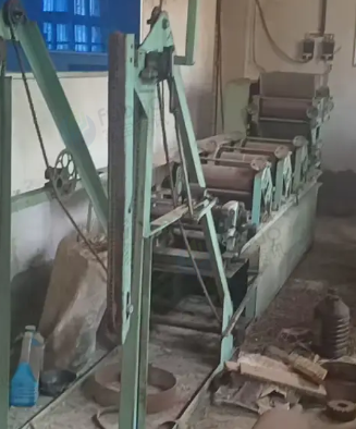 南阳市地区处理粉碎机、清粮机、自动上杆压面机、和面机等磨面设备一套