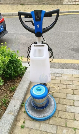 青岛市地区处理商用吸尘器、地面抛光机一套