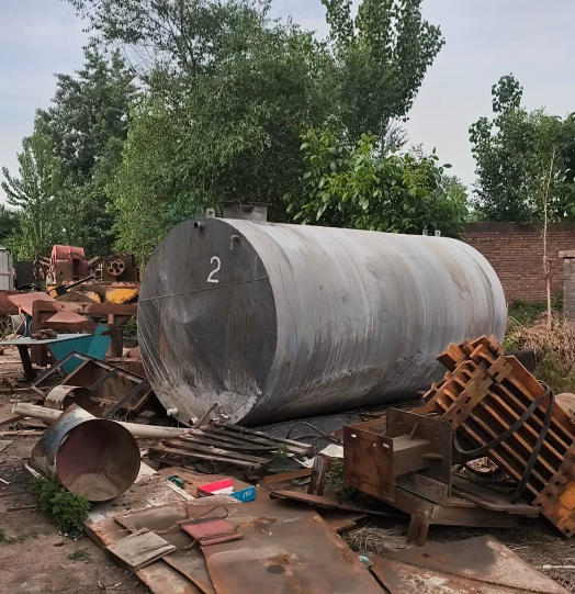 运城市地区处理大型铁质油罐
