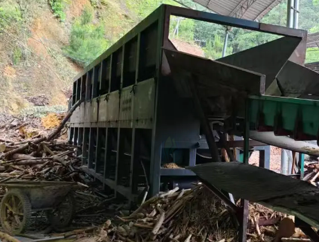 怀化市地区处理木片机、剥皮机、摇摆筛、铲车等