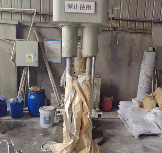 上海地区工厂处理5L双层玻璃反应釜1台、双轴高速分散机1台