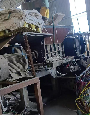 临沂市地区处理工业撕碎机、300吨废铁打包机、400吨全自动打包机等